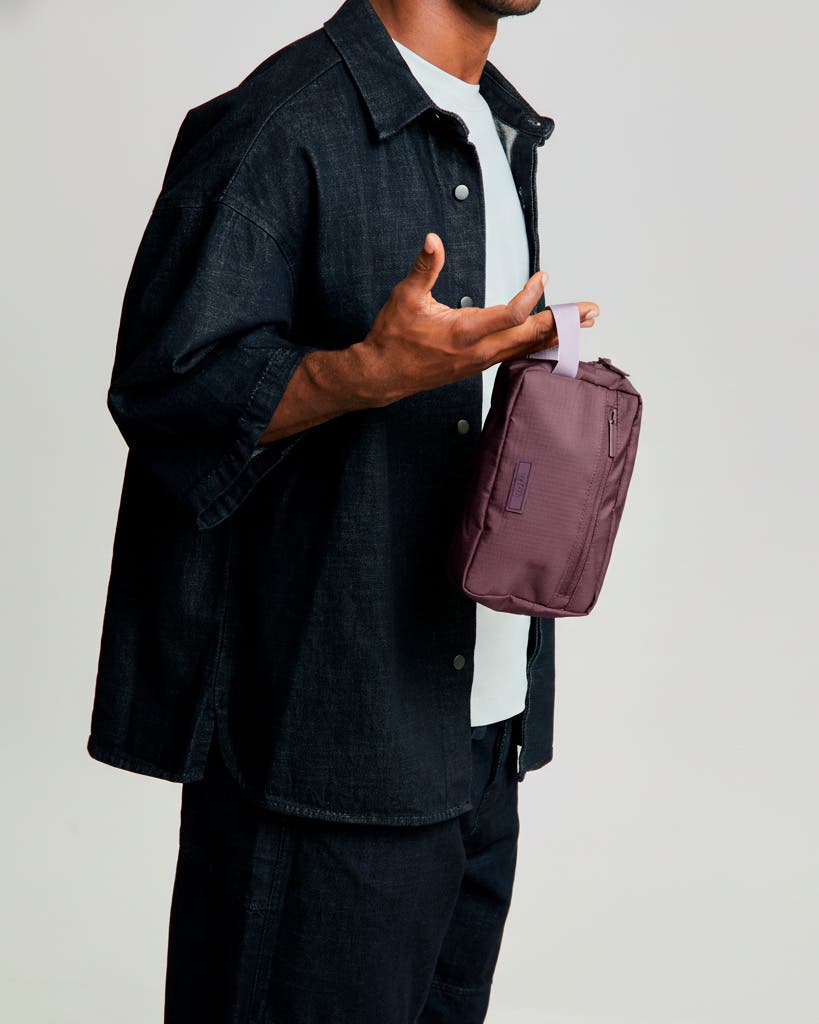 Lithe Neo Washbag, Alternate, color, WINE
