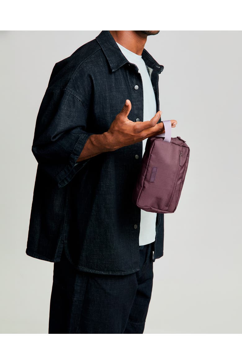 Lithe Neo Washbag, Alternate, color, WINE