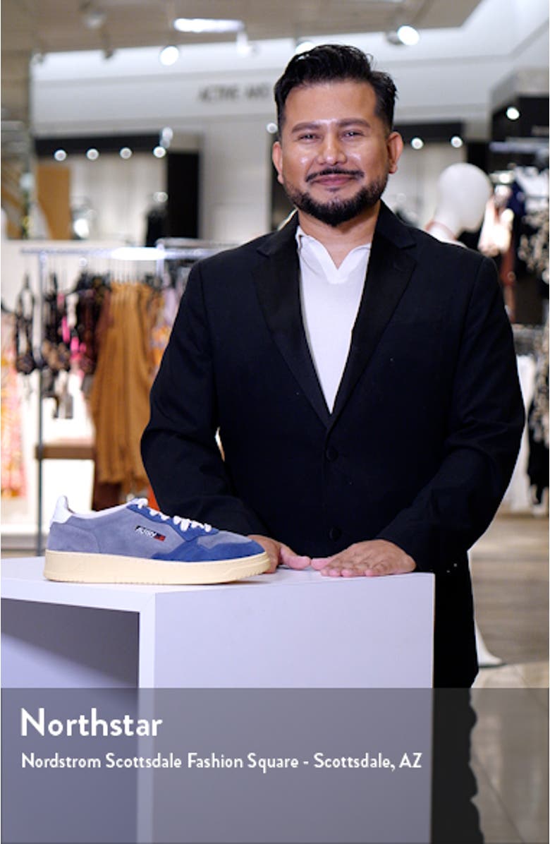 Medalist Low Sneaker