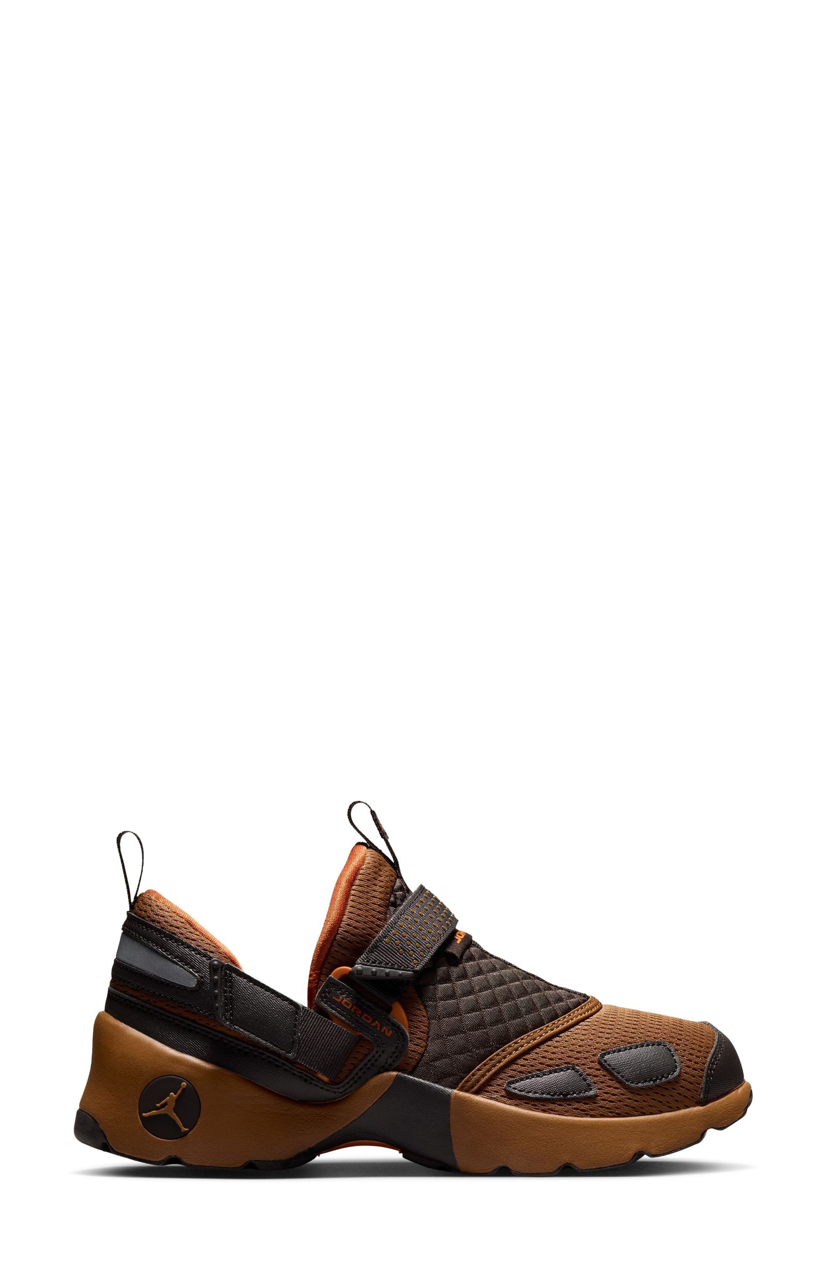 Trunner LX Sneaker, Alternate, color, 200 LTBTTN/DSTORG