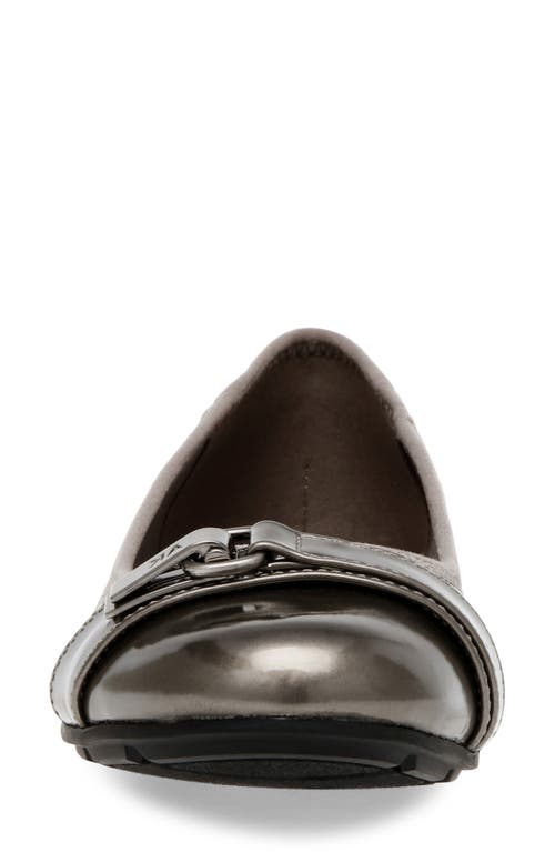Anne Klein Akable Flat In Gray