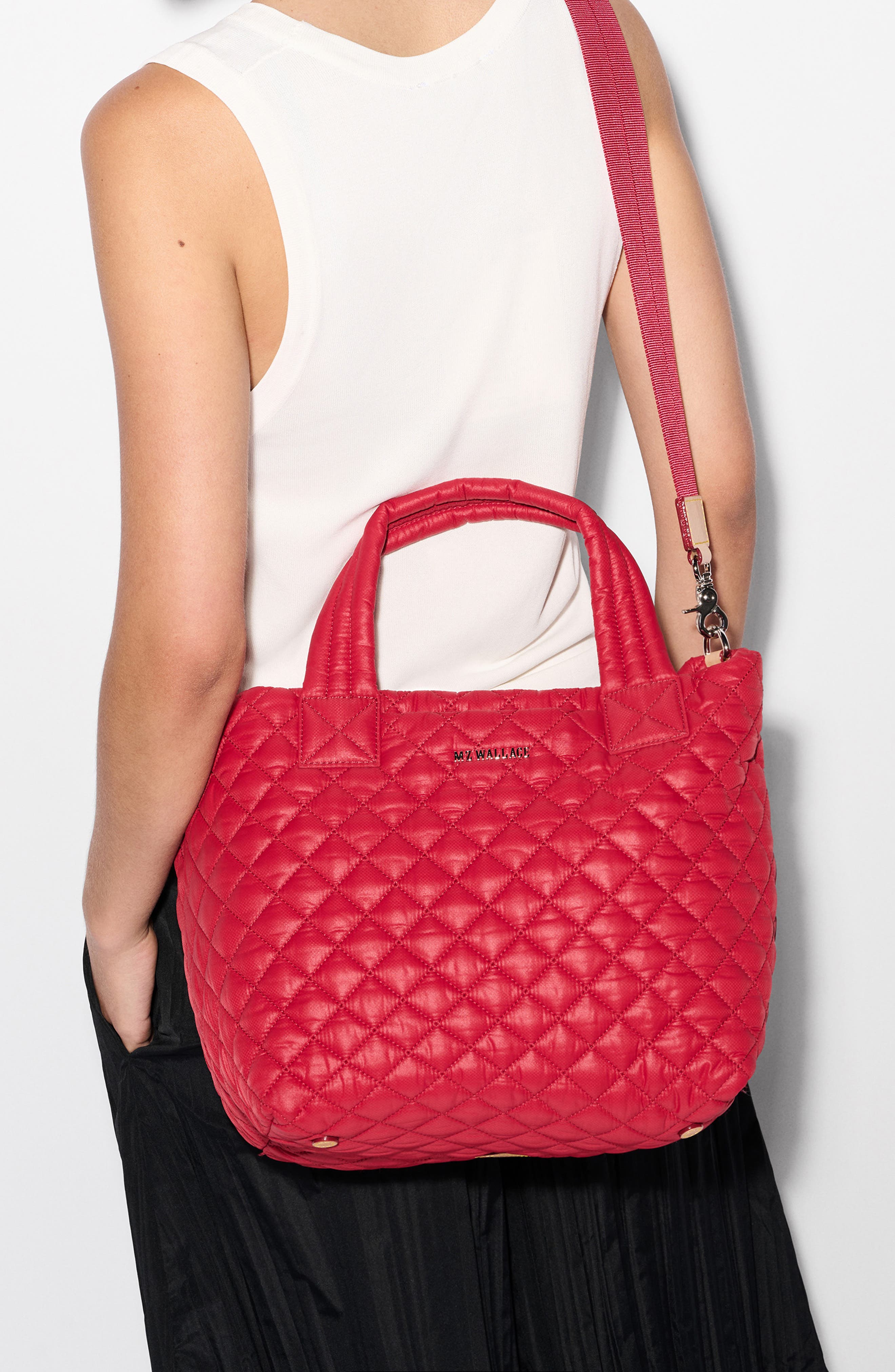 Small Metro Deluxe Quilted Seersucker Tote, Alternate, color, APPLE