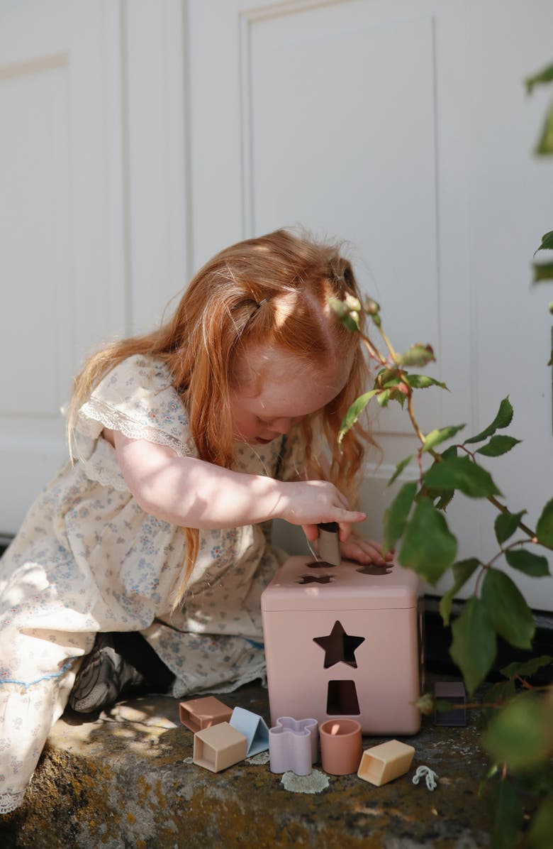 Mushie Shape Sorting Box, Alternate, color, Petal