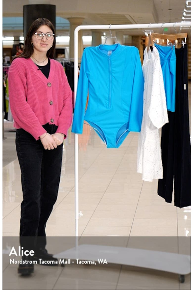 Good Long Sleeve One-Piece Rashguard Swimsuit video