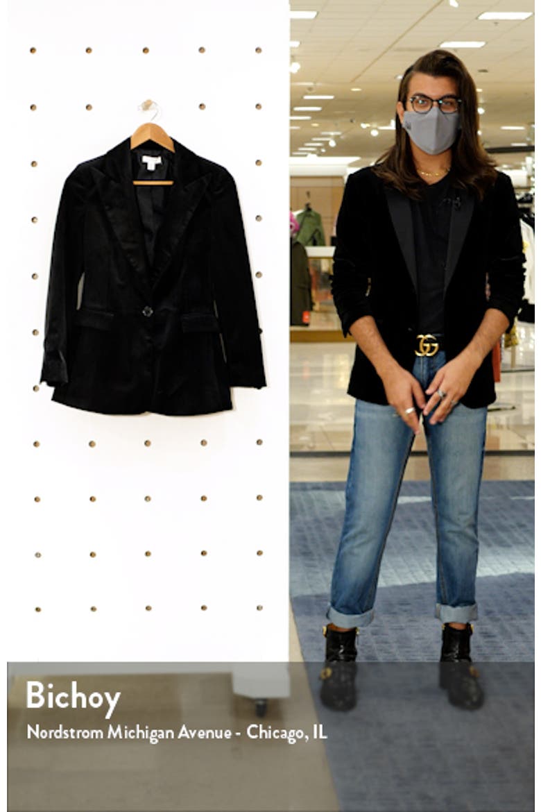 Peaked Lapels Velvet Suit Blazer video
