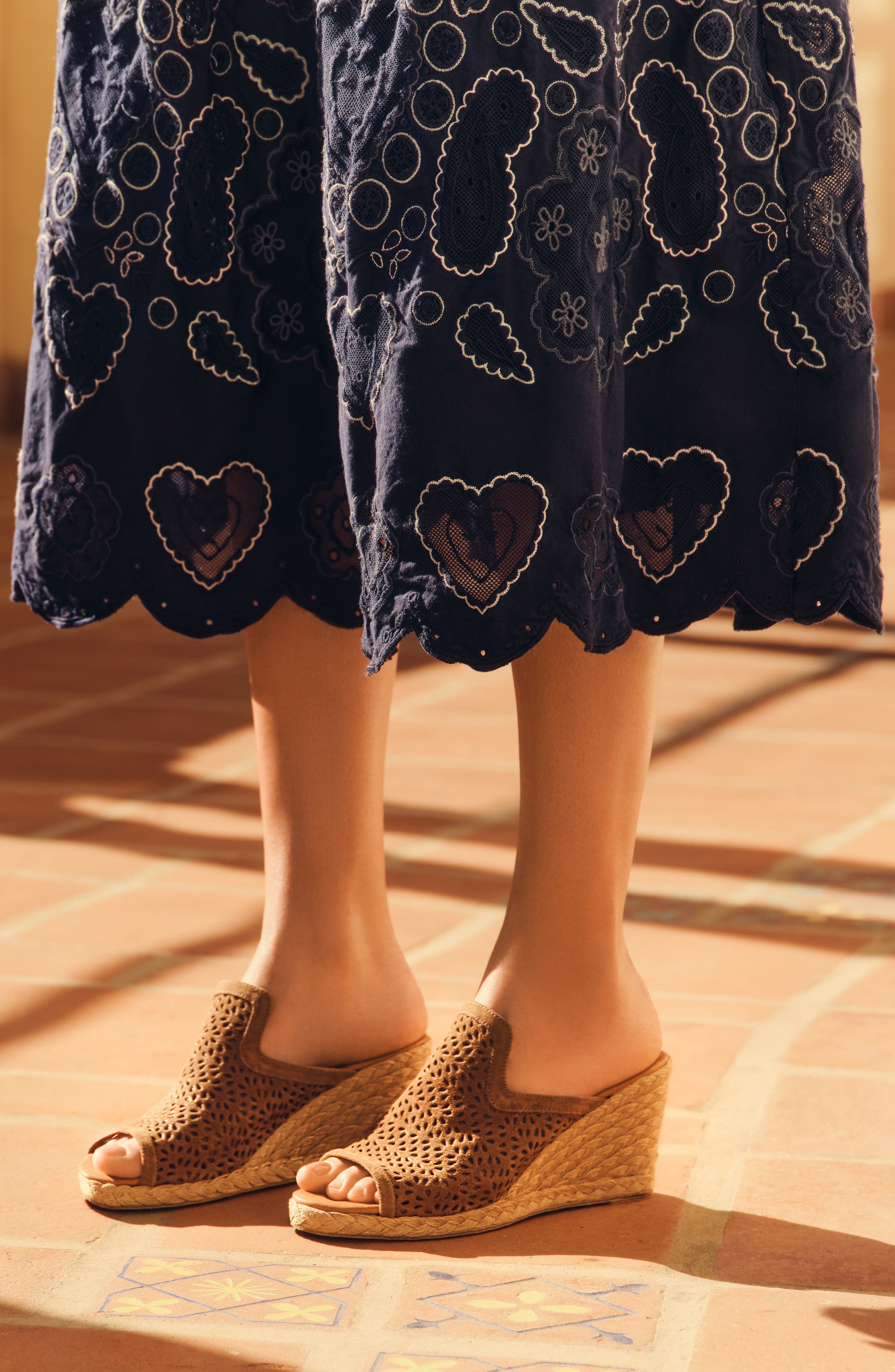 André Assous Nissa Espadrille Wedge Slide Sandal, Alternate, color, 