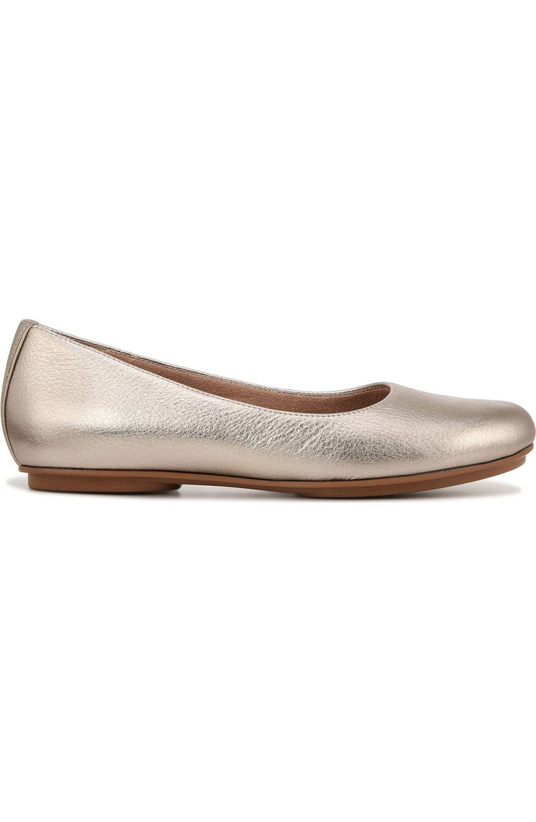 Naturalizer Maxwell Skimmer Flat, Alternate, color, Warm Silver Leather