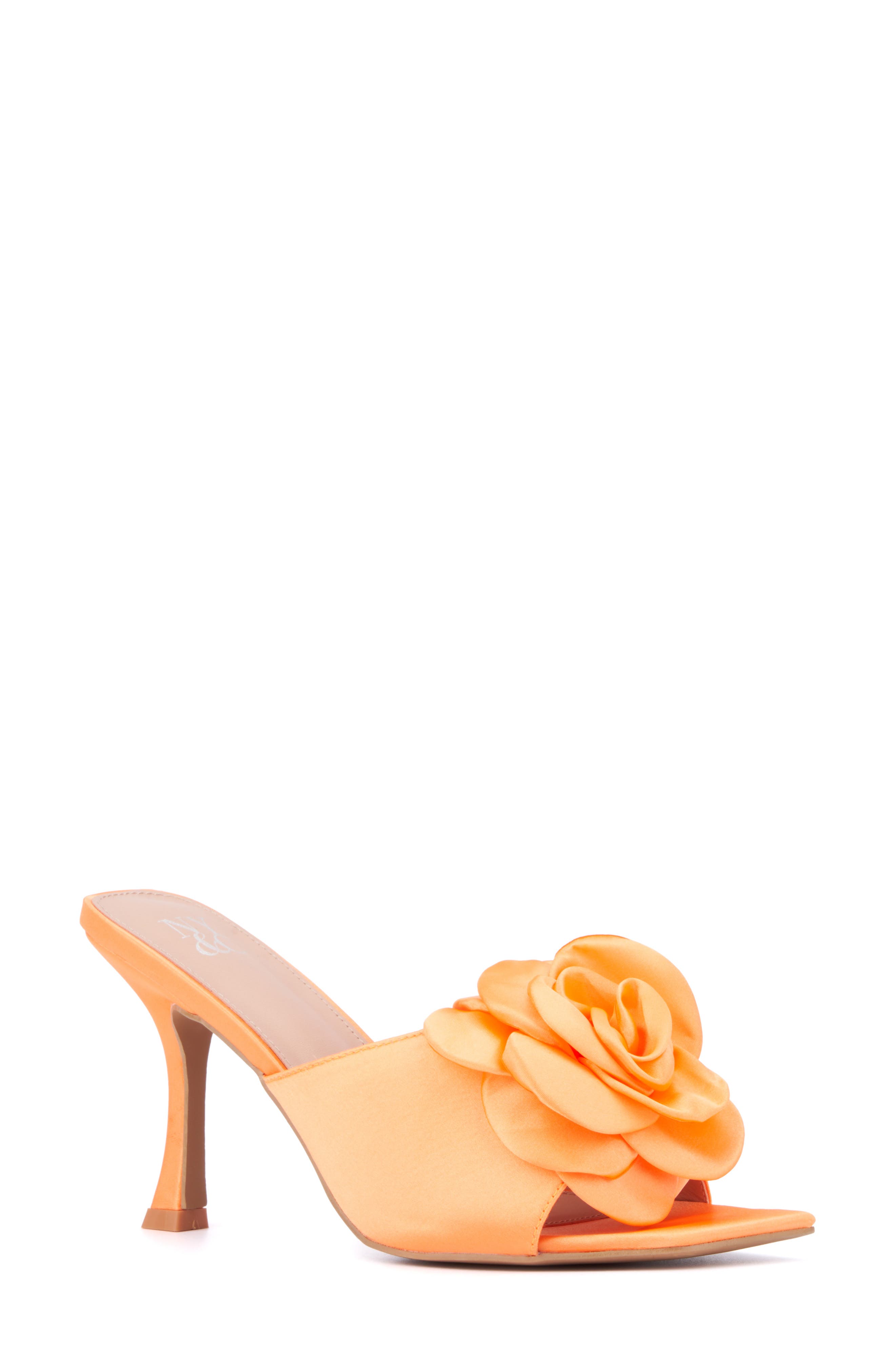 NEW YORK AND COMPANY Gardenia Flower Sandal