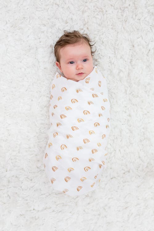 Lulujo Cotton Muslin Swaddles 2 Pack In Rainbow/suns