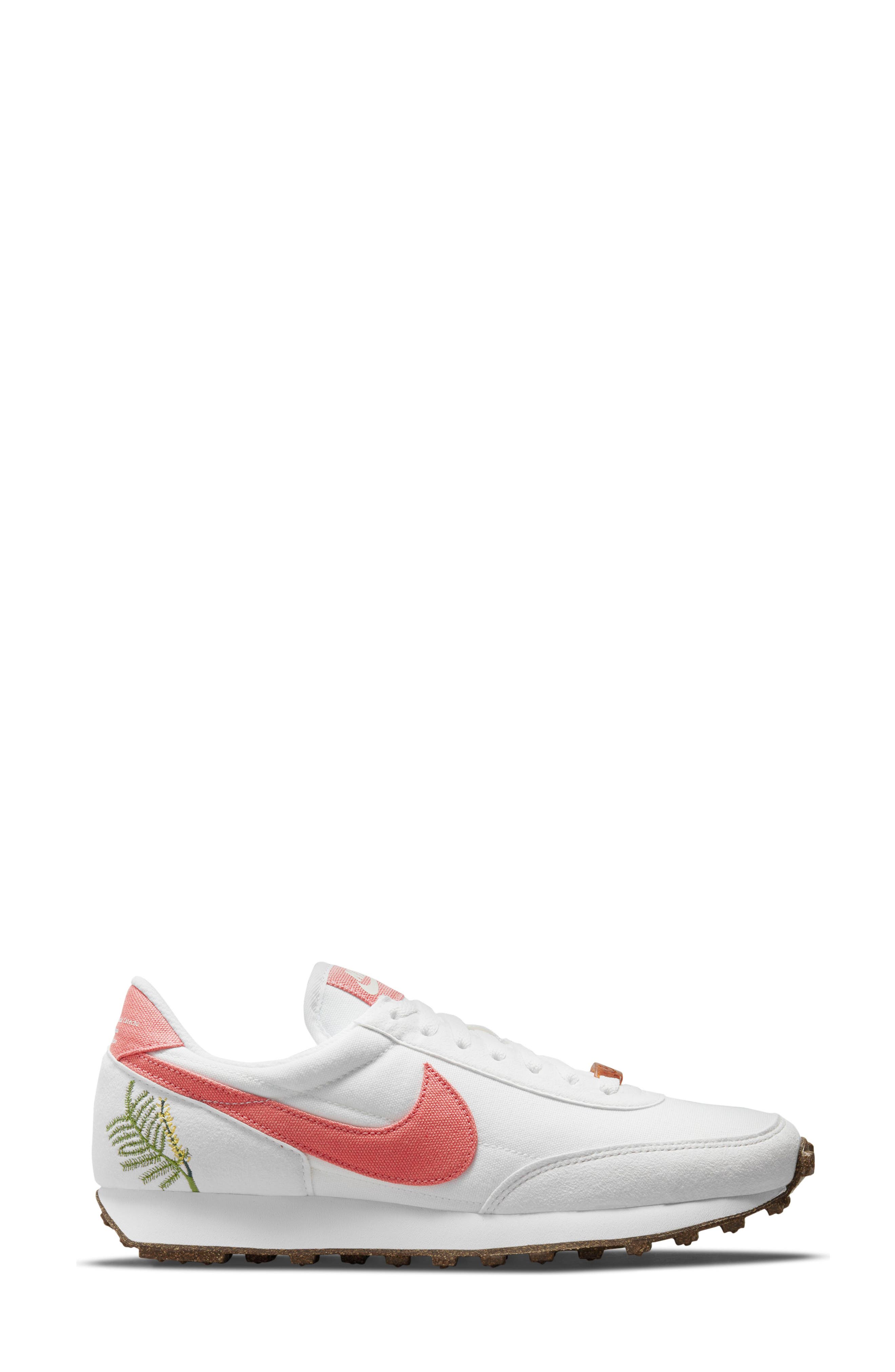 DayBreak SE Sneaker, Alternate, color, WHITE/ LIGHT SIENNA/ SAIL