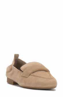 Vince Camuto Azur Flat