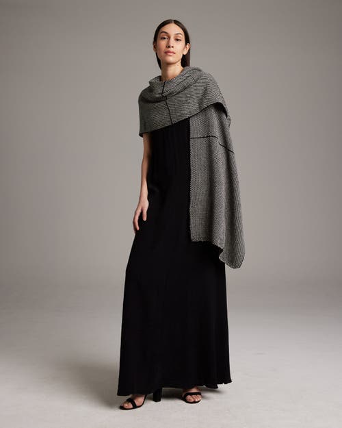 Voz Lineas Shawl In Black/ivory