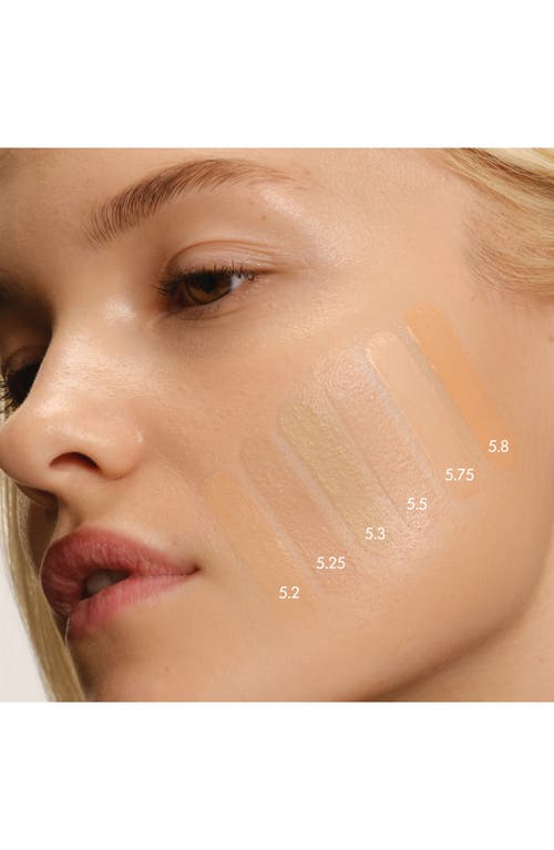 Armani Collezioni Armani Beauty Luminous Silk Natural Glow Blurring Foundation With 24-hour Wear