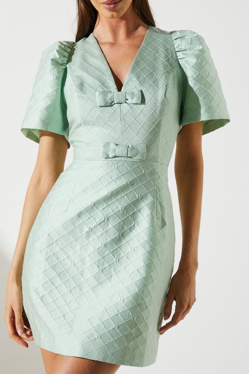 jacquard back bow bodycon dress in mint green Coast Mini at Nordstrom, Size 8 Size:8 ½ How to Sew a best men's socks Homecoming dress Perfect for homecoming
