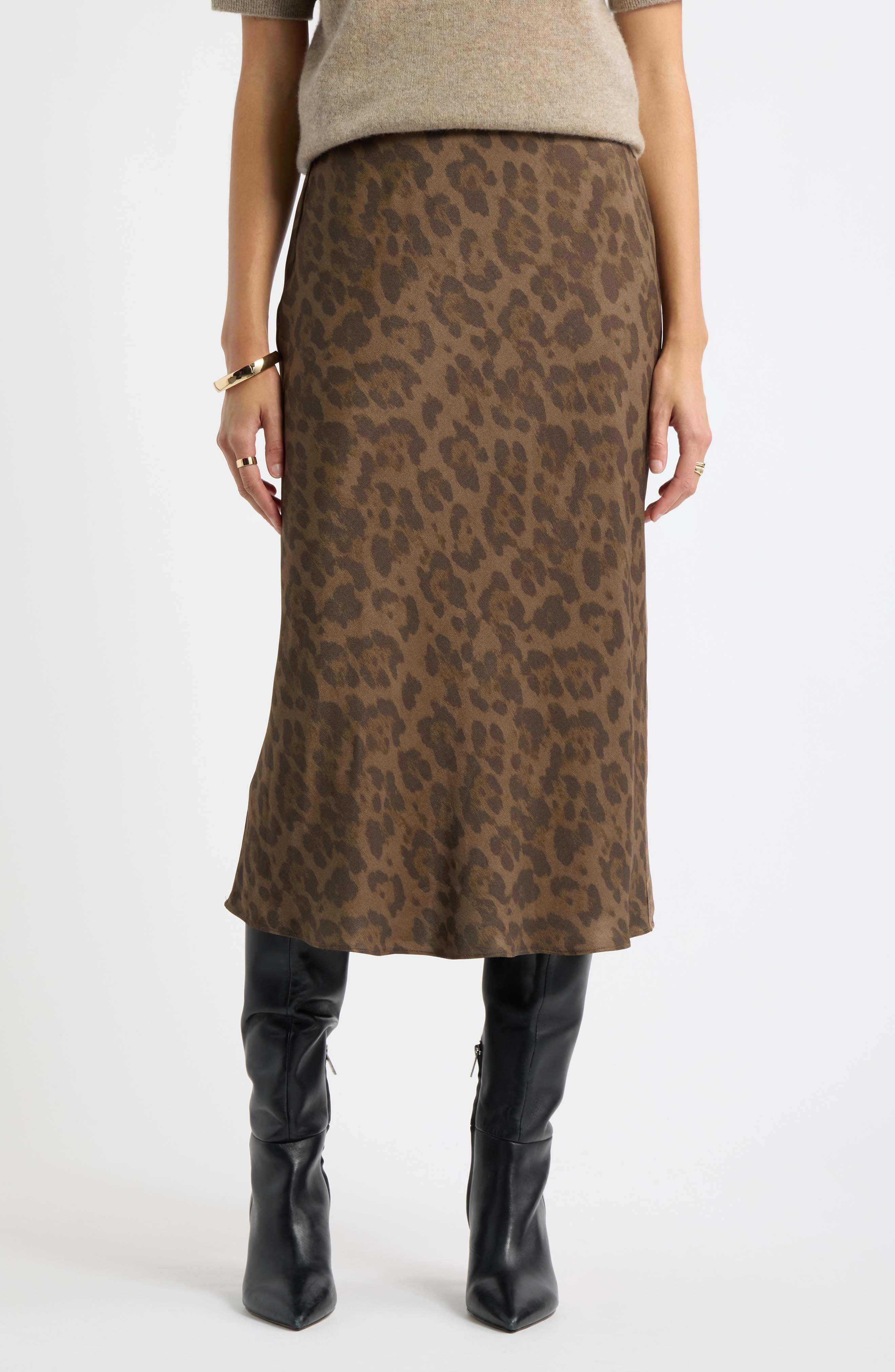 selected BROWN CUB ANIMAL SPOT