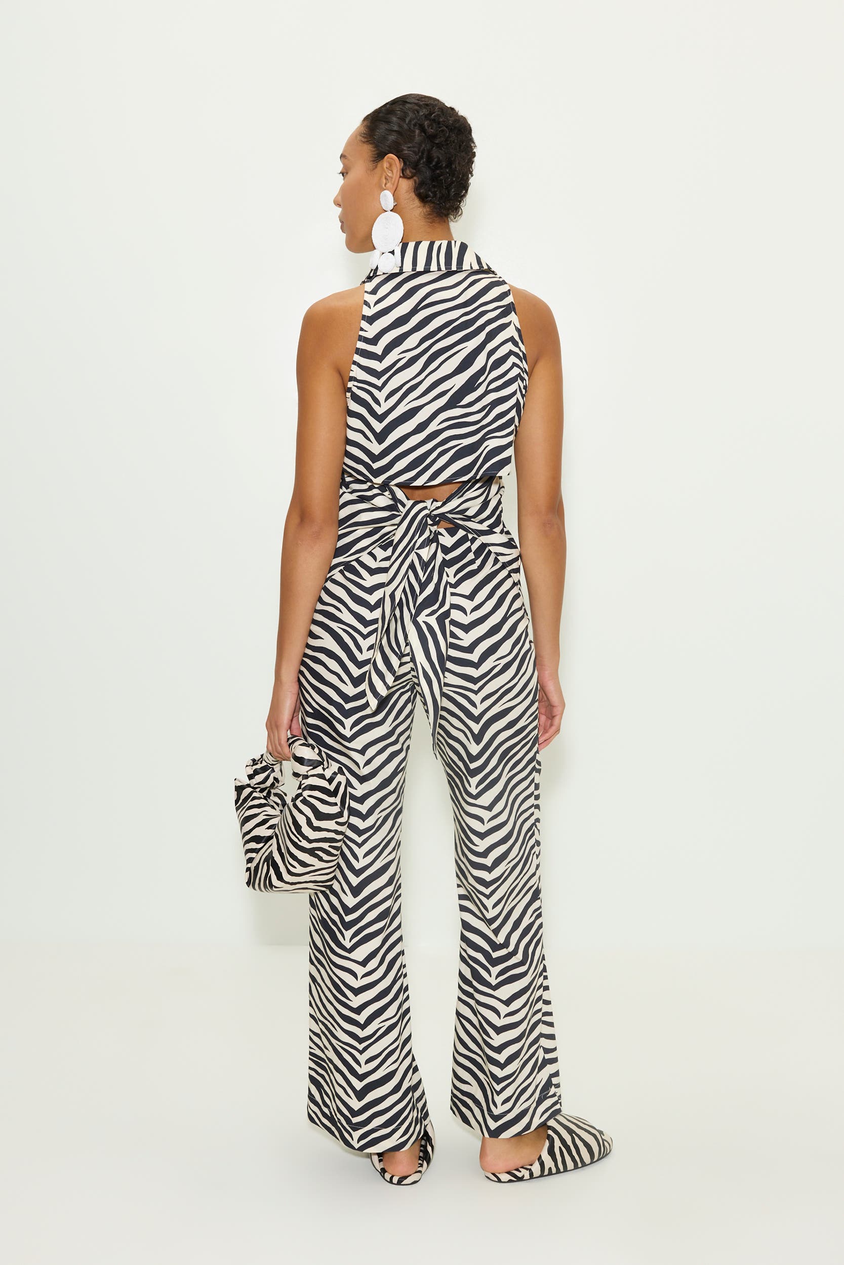 Loch Sleeveless Poplin Tie Back Button Up Shirt - image 4