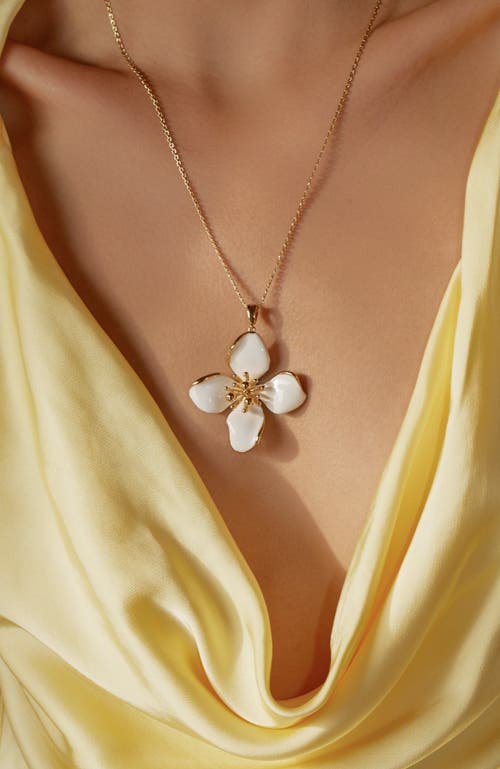 Rc Retro Chic Large Iris Blossom Pendant Neckalce In White