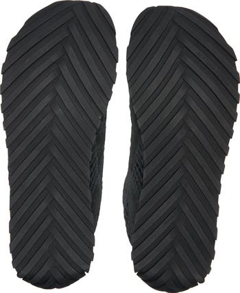Orbit Low Top Sneaker