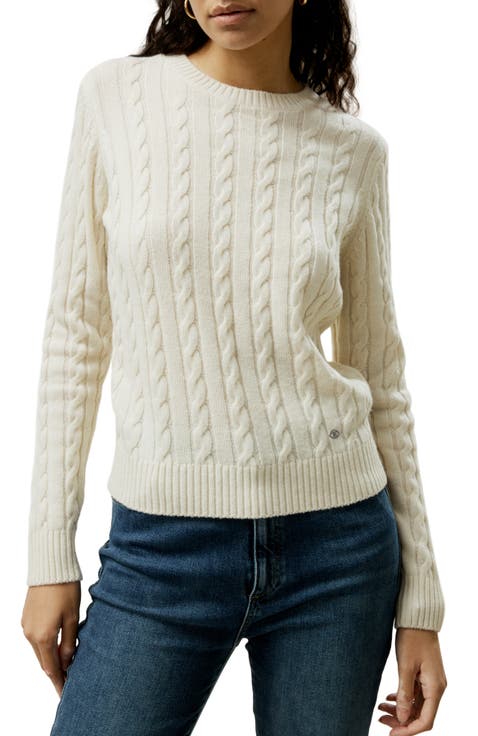 Classic Cable Knit Sweater with Ribbed Edges