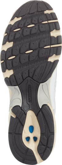Gender Inclusive 530 Sneaker