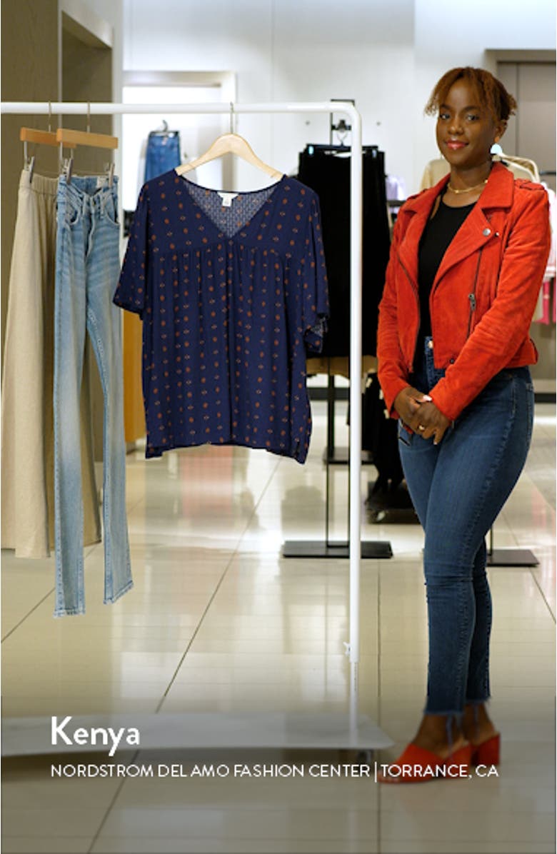 Print V-Neck Gauze Top, sales video thumbnail