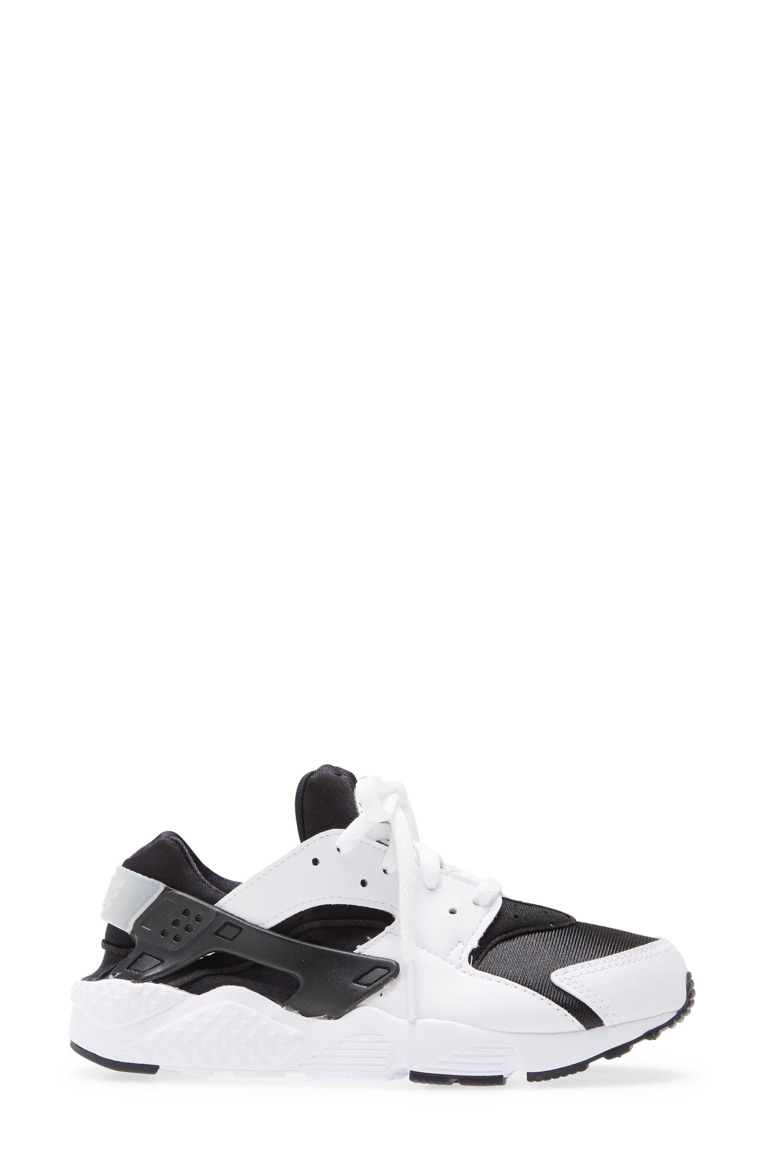 Nike Air Huarache Sneaker, Alternate, color, 