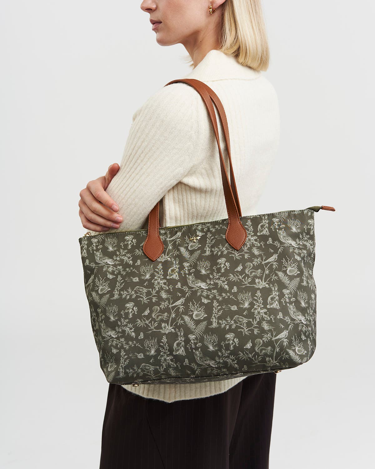 Edith Orla Scene Print Tote Purse, Alternate, color, Khaki