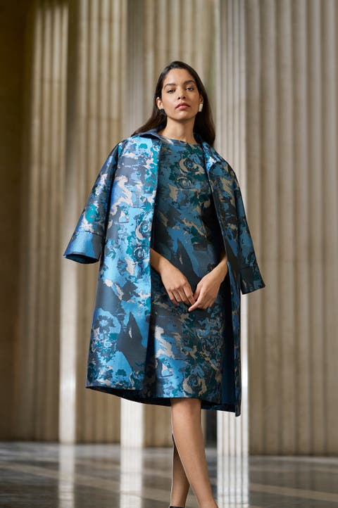 Abstract Jacquard Woven Topper
