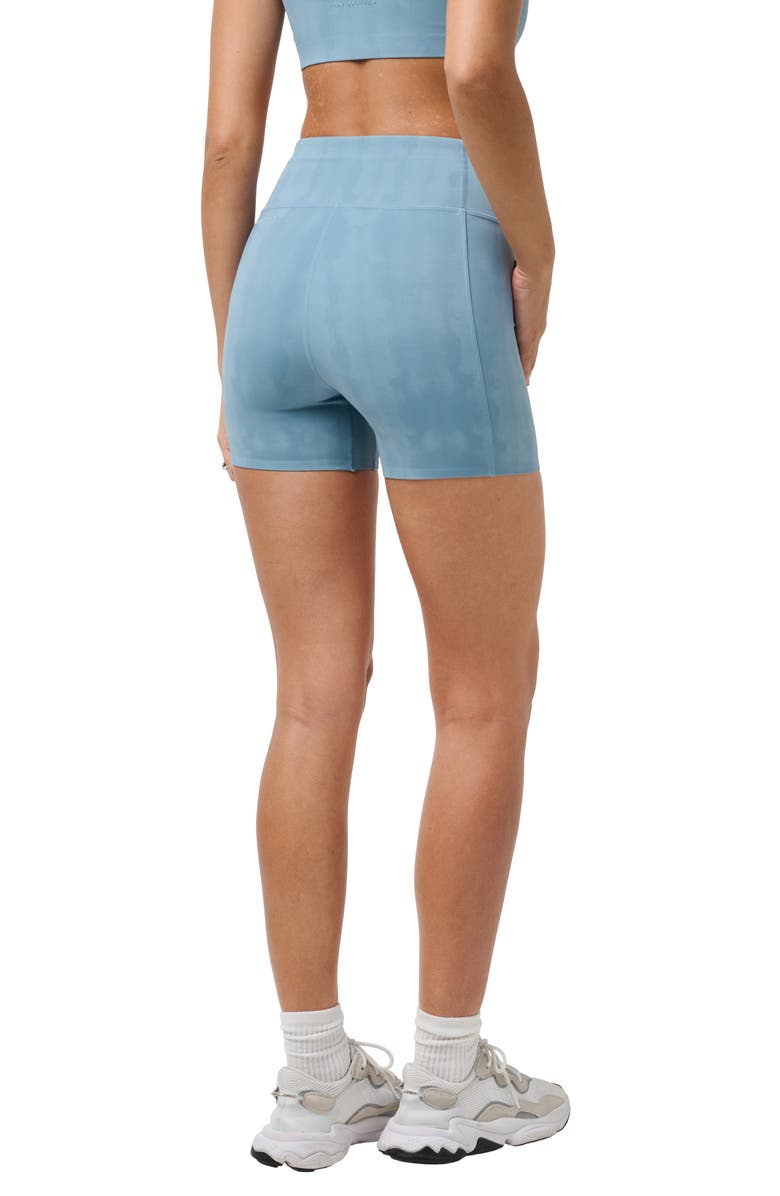 TravisMathew Moveknit Bike Shorts, Alternate, color, Smoke Blue Multi