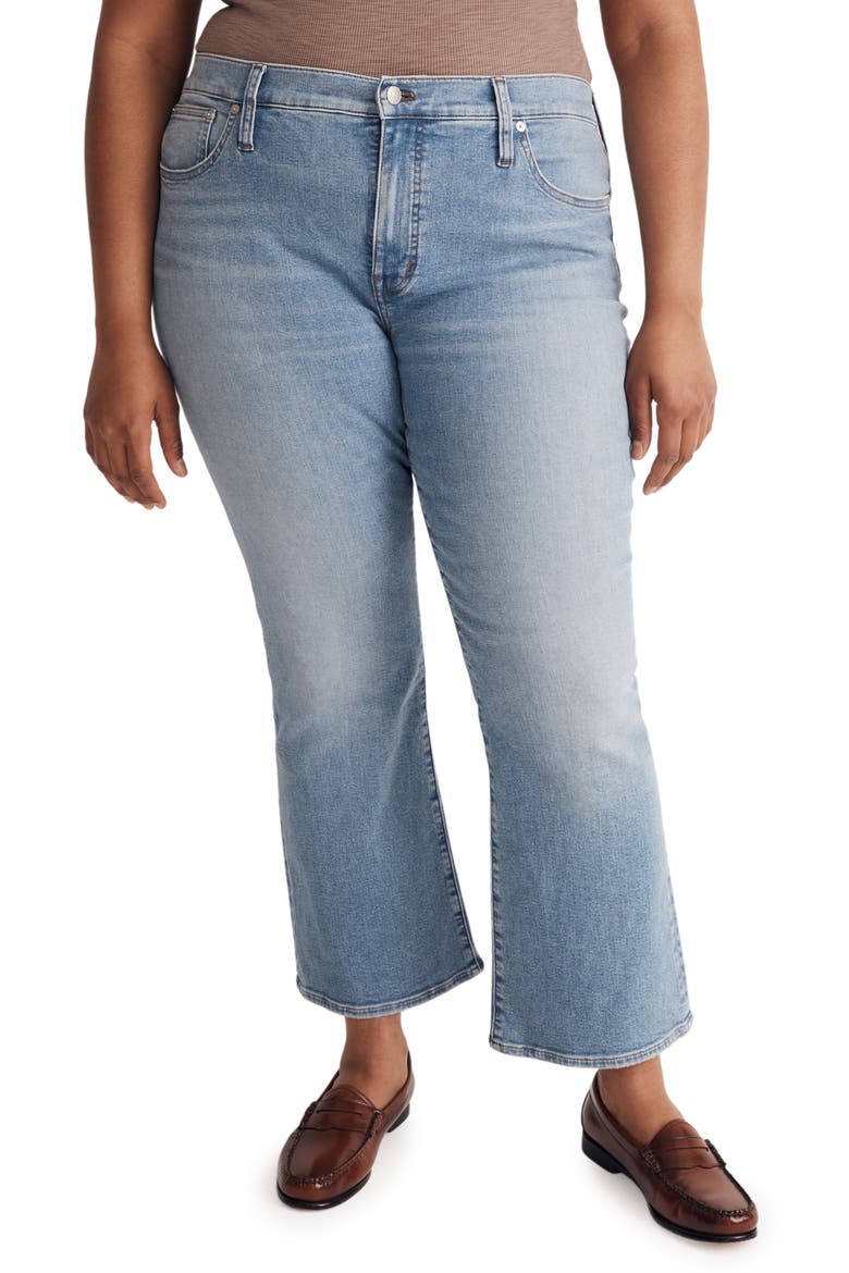 Kick Out Crop Mid Rise Jeans, Alternate, color, CAREY WASH