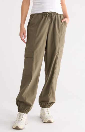 Explore Woven Pants