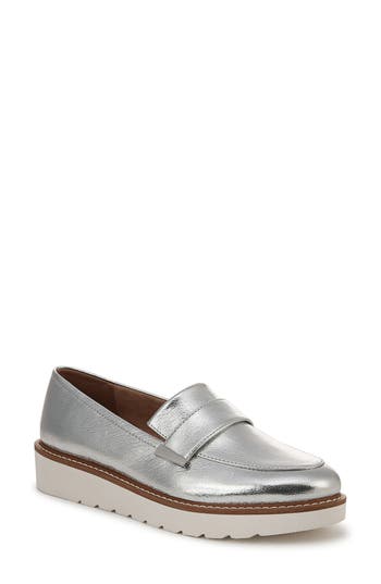 Naturalizer Adiline Loafer