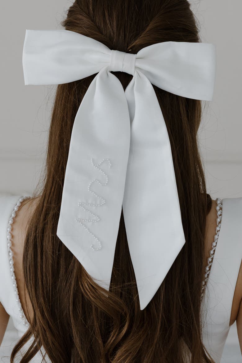 Mrs Pearl Bow, Alternate, color, White