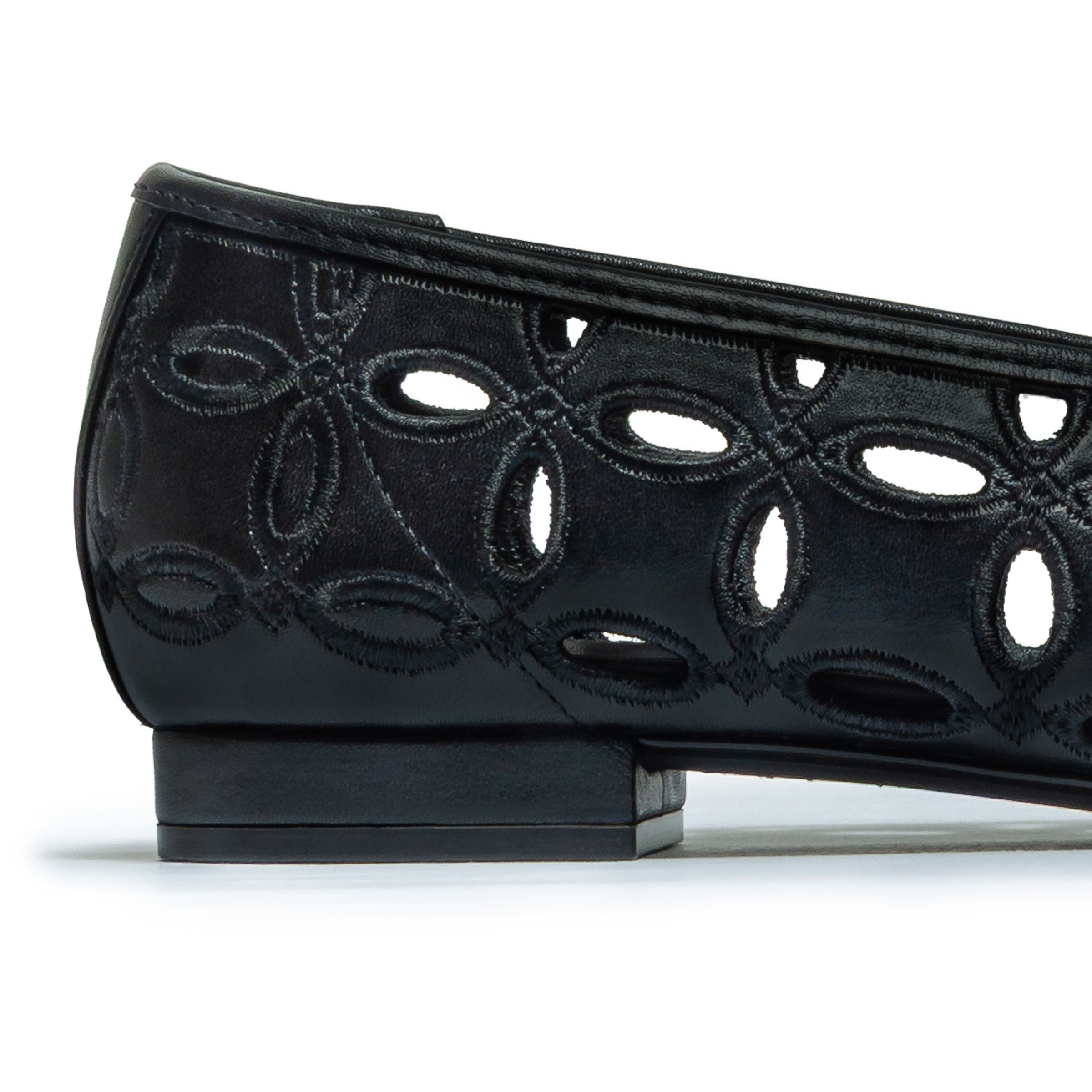 Bernardo Footwear Brie Ballet Flat, Alternate, color, Black