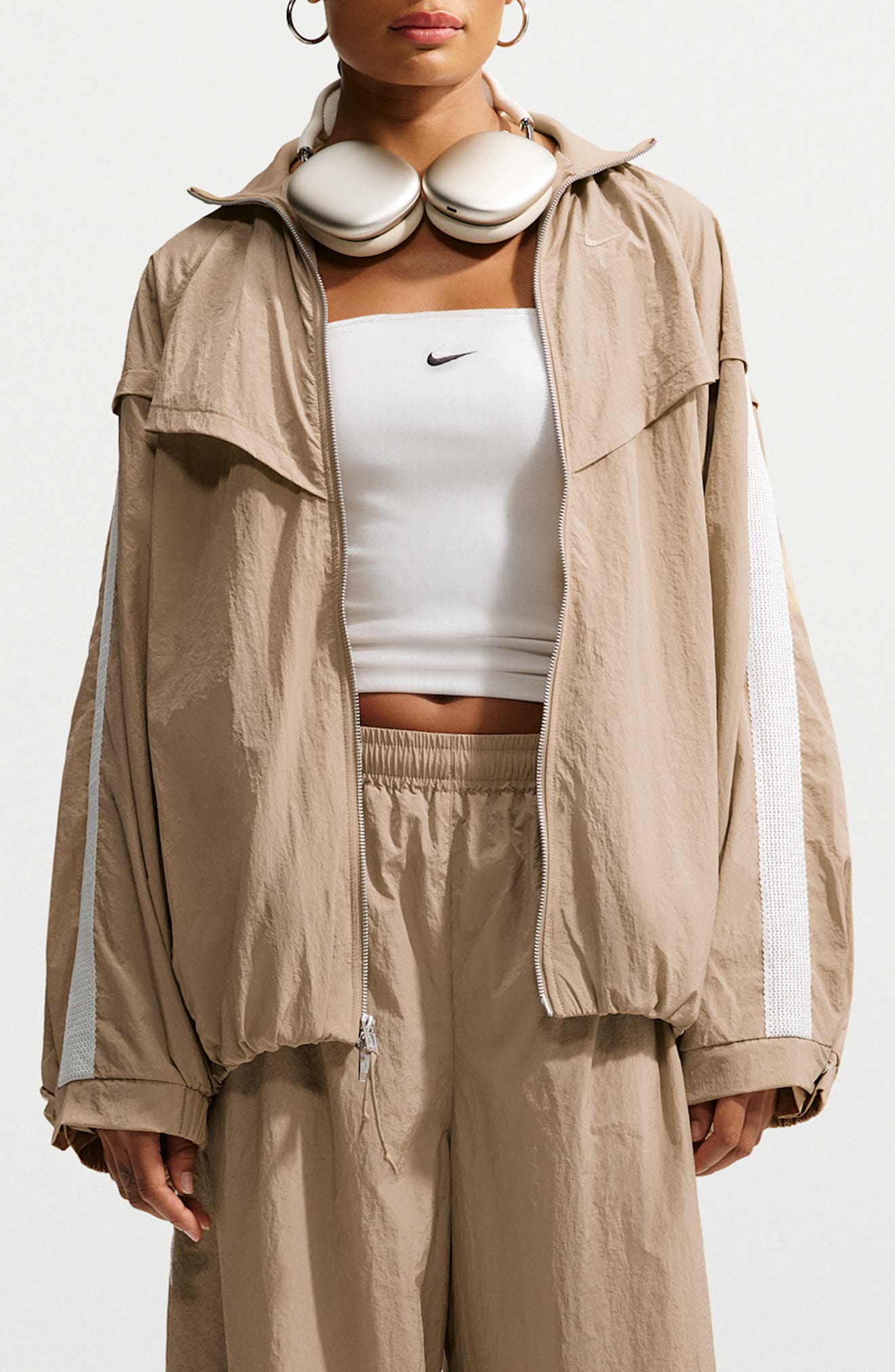 selected PARACHUTE BEIGE/ SAIL