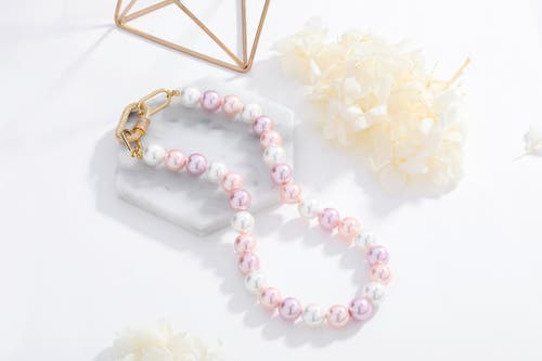 Classicharms Shell Pearl Necklace With Gem-encrusted Carabiner Lock In Pink