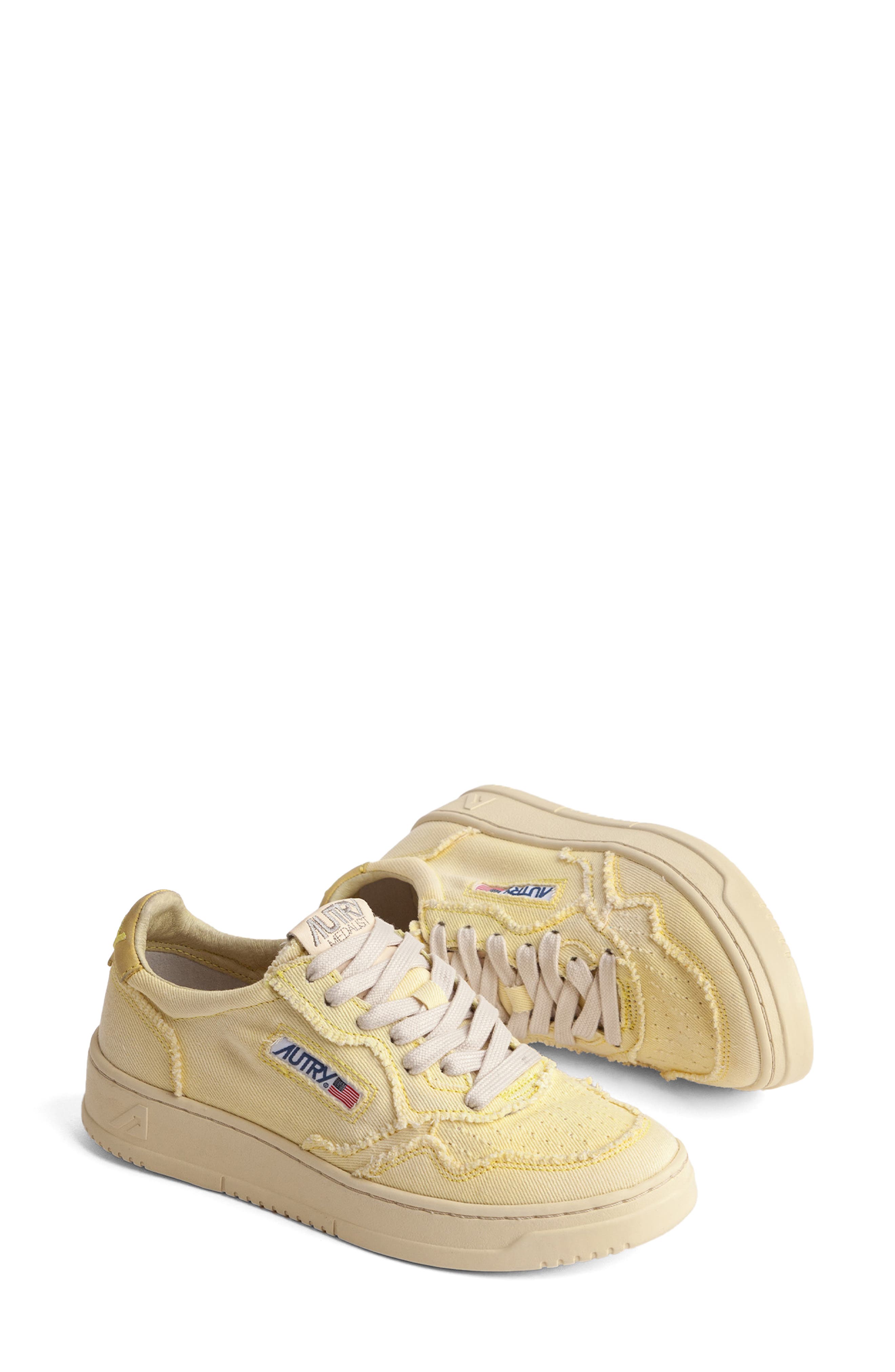 AUTRY Medalist Low Top Sneaker, Alternate, color, Den/ Den Yellow Iris