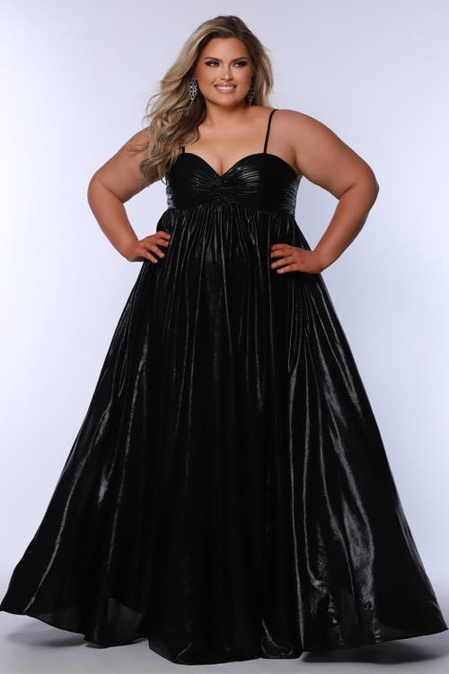 Sydney's Closet Sweetheart Neckline Empire Waistline Plus Size Metallic Gown In Onyx