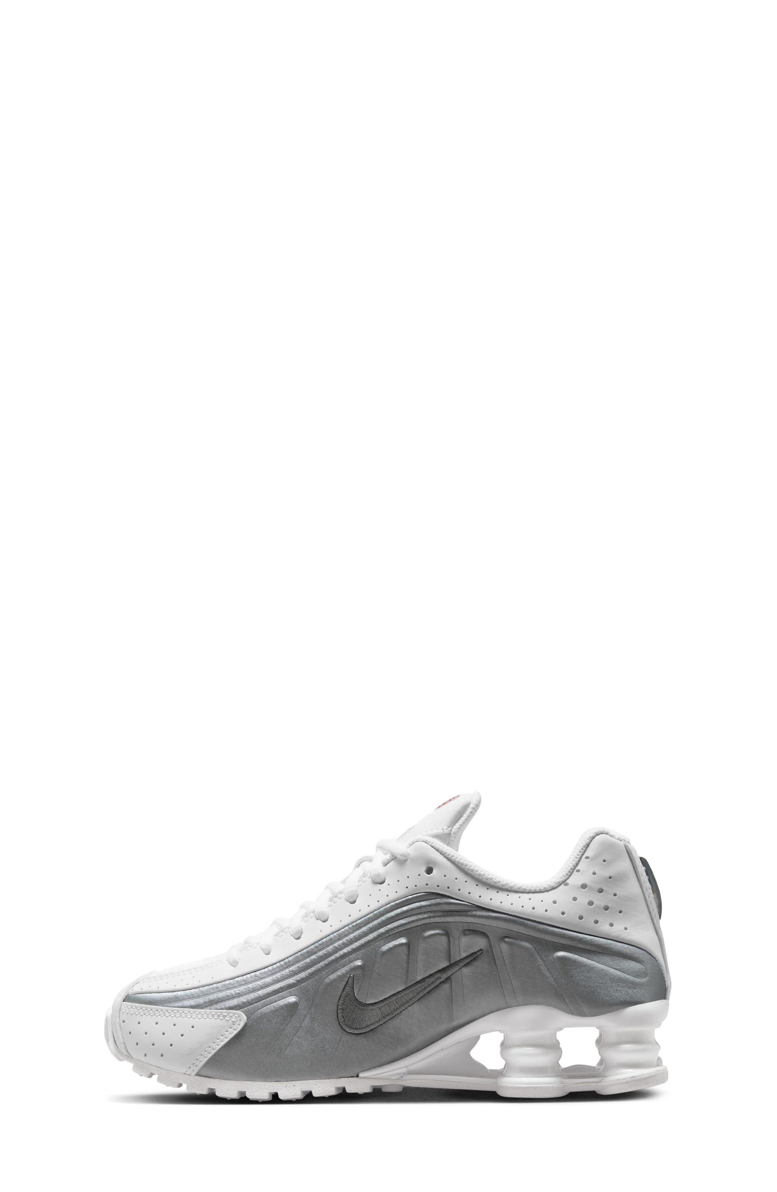 Shox R4 Sneaker, Alternate, color, 101 WHITE/M SILV