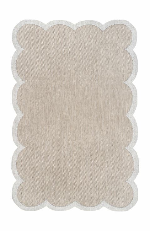 Alice Classic Cottage Two-Tone Scalloped Indoor/Outdoor Shaped Area Rug
