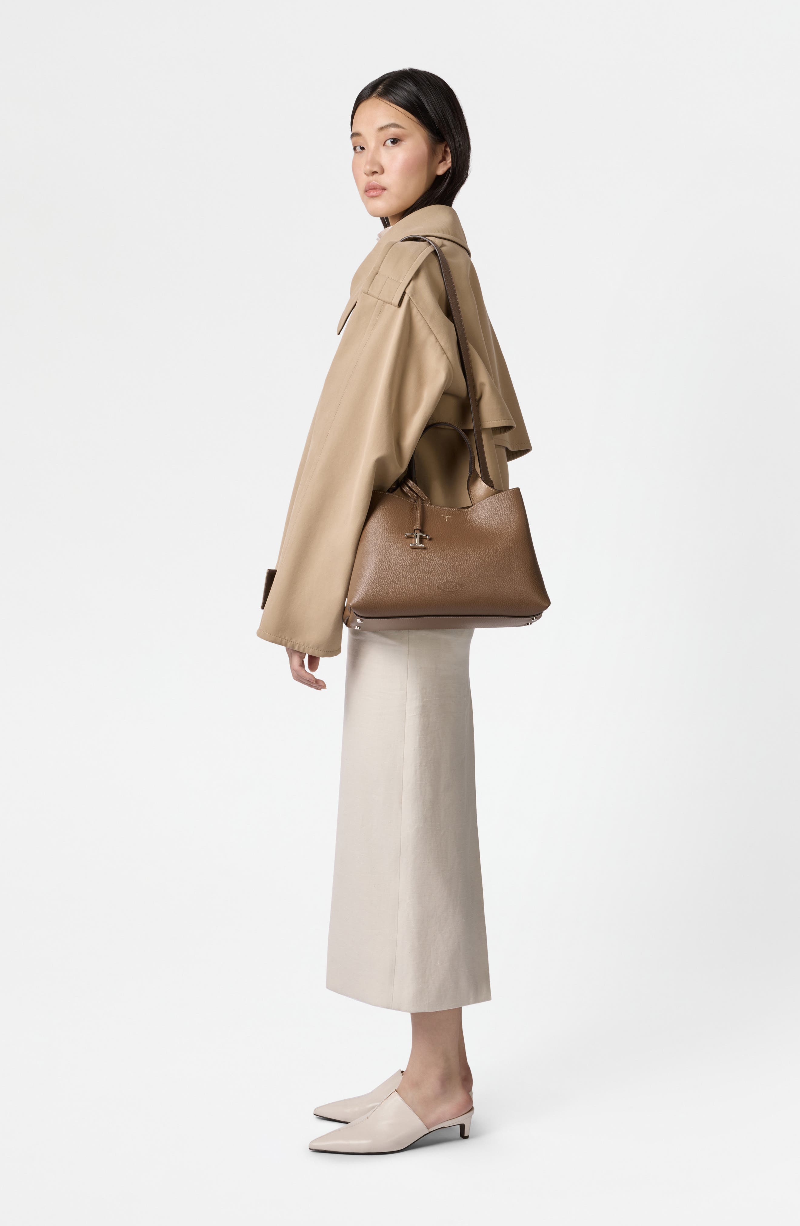 Tod's Apa Leather Top Handle Bag, Alternate, color, 