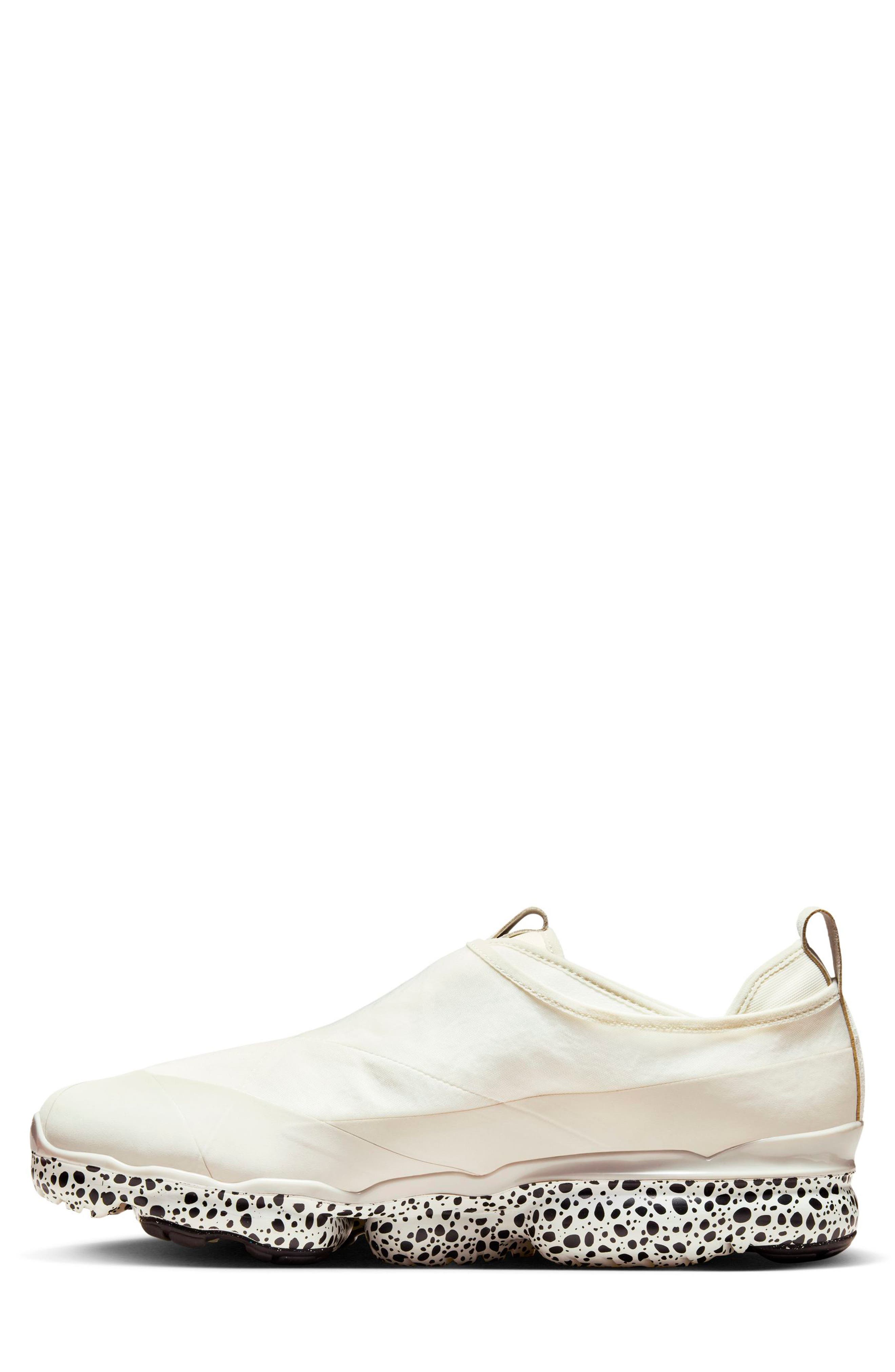 Nike Air VaporMax Moc Roam Electric Sneaker, Alternate, color, 