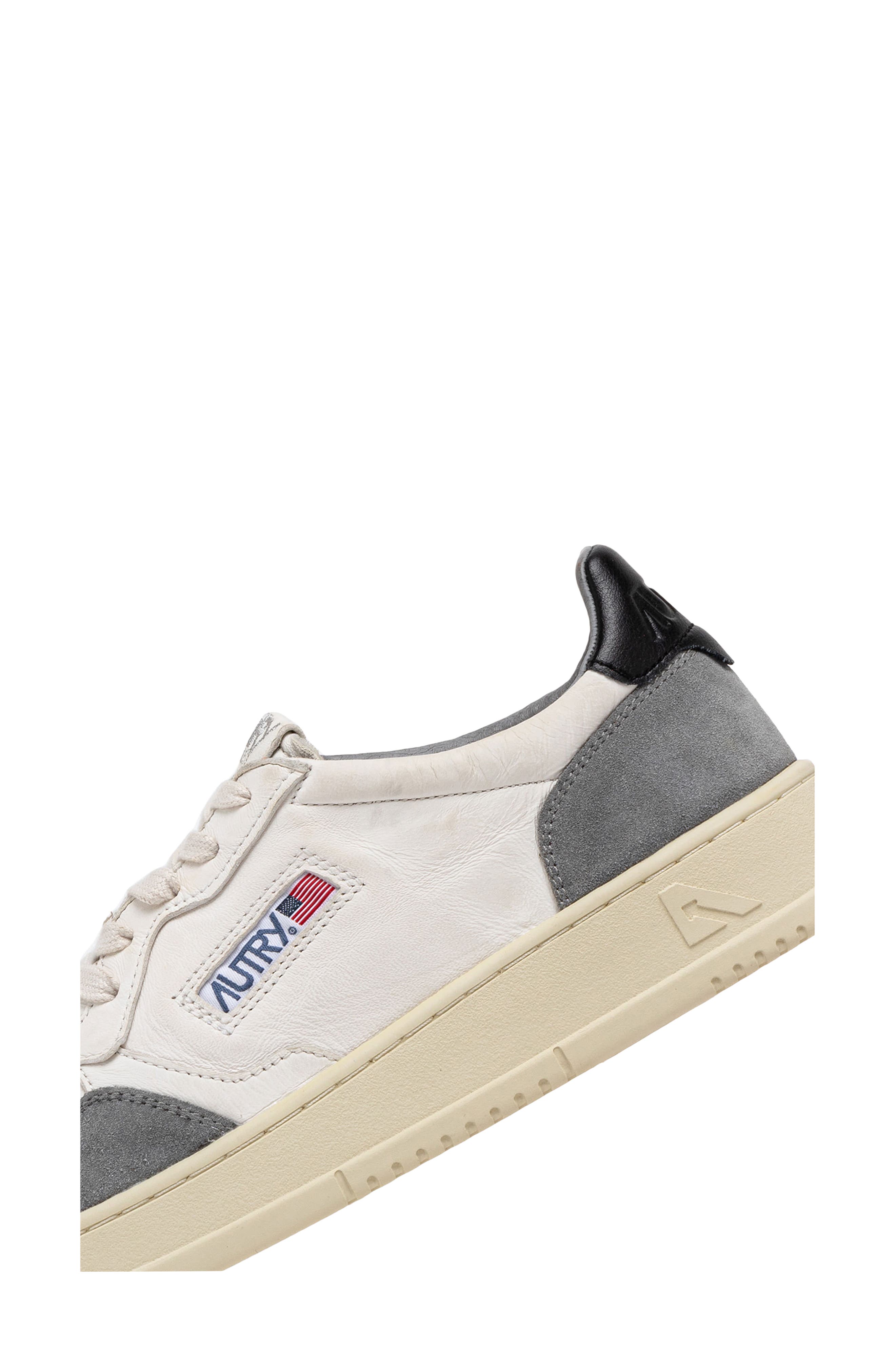 AUTRY Medalist Low Sneaker, Alternate, color, 