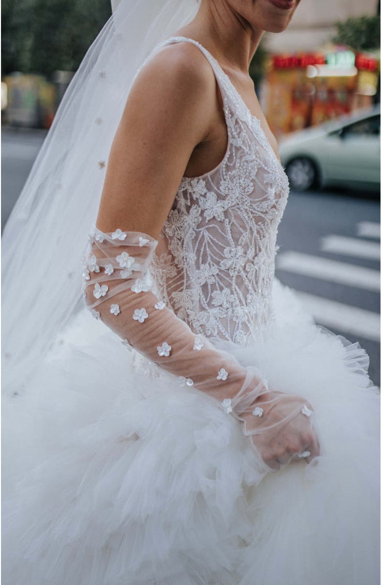 Untamed Petals Valiant Sheer Gloves, Alternate, color, Ivory