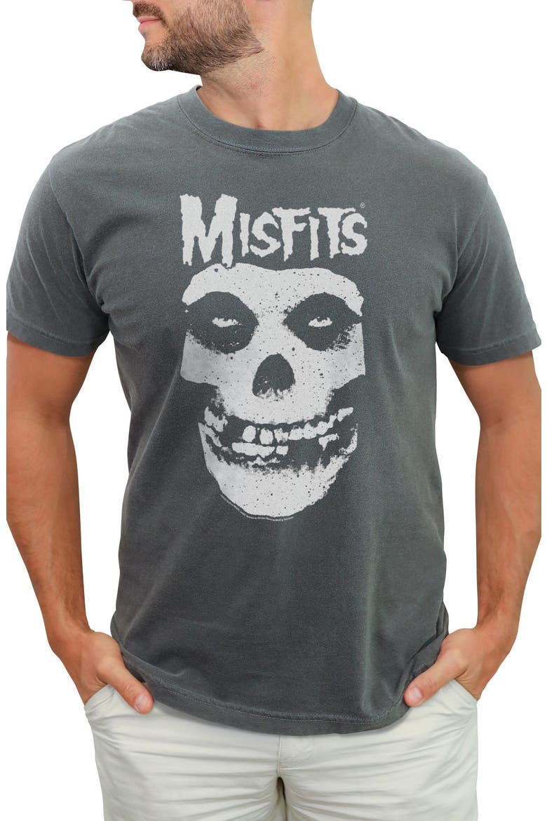 Men's Misfits Classic Fiend Skull Logo Distressed  Graphic T-Shirt, Main, color, Pepper