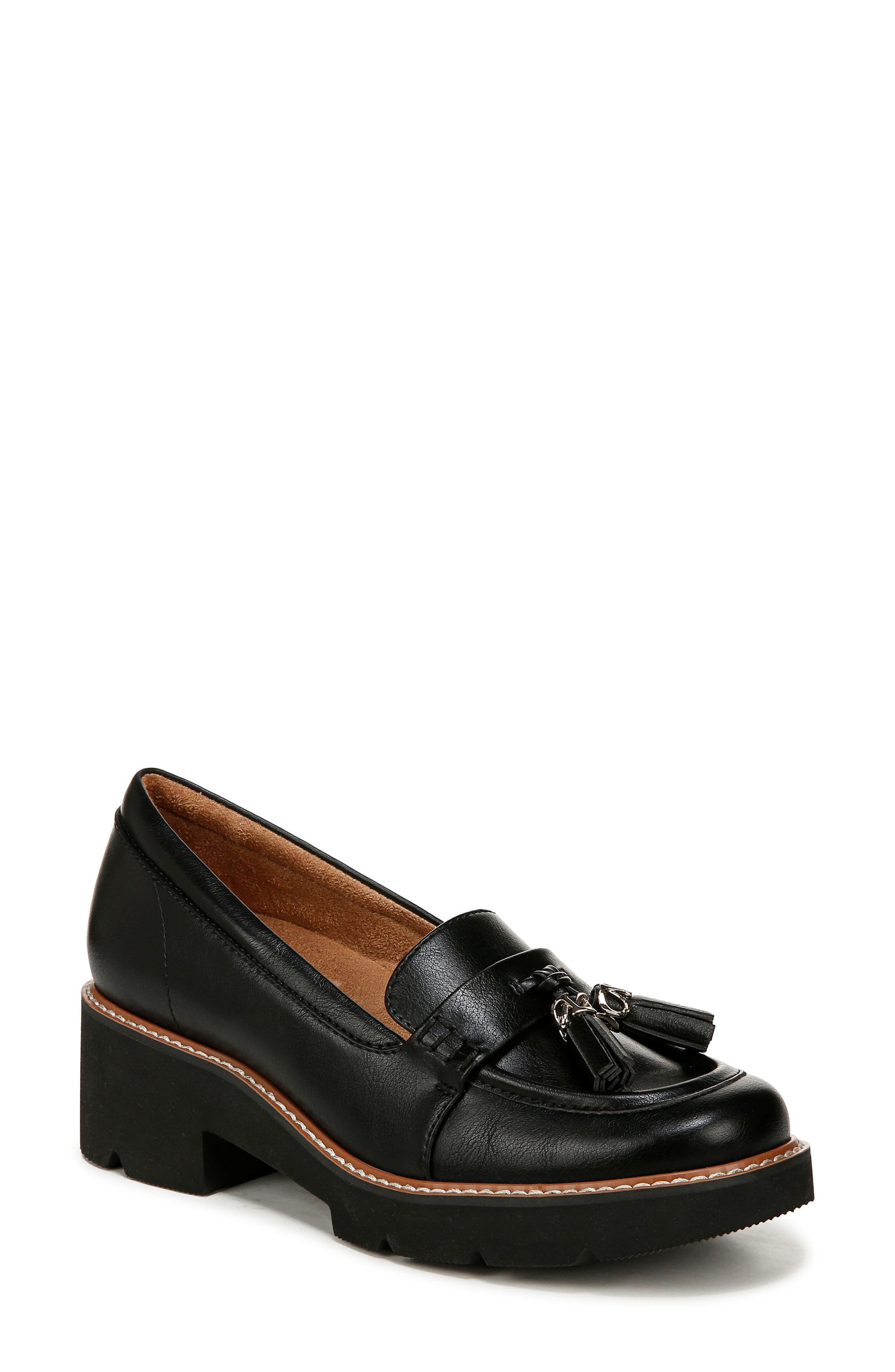 Naturalizer Committed Tassel Loafer