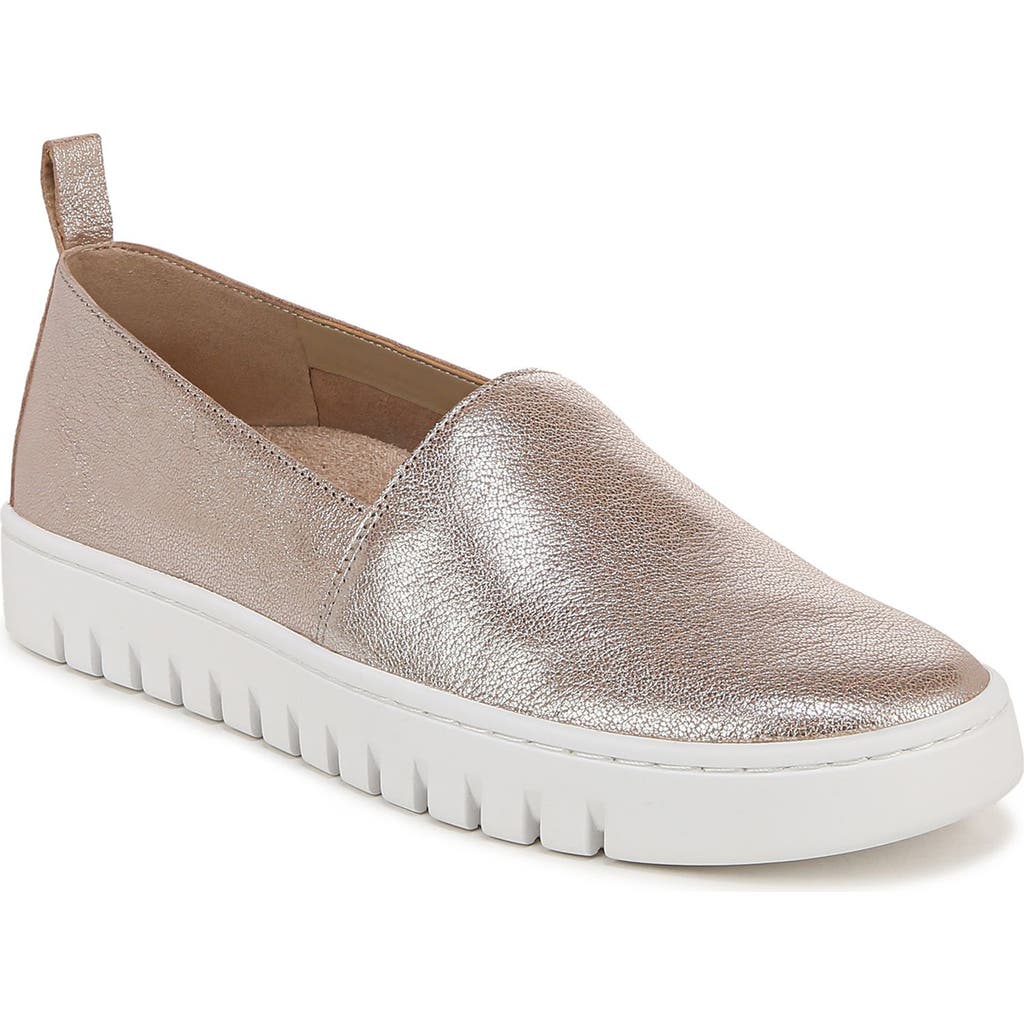 Vionic Uptown Slip-on Sneaker In Champagne