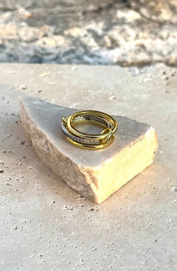 Interlocking Stacked Cubic Zirconia Rings