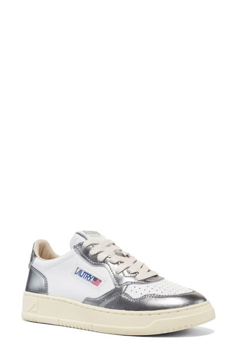 Medalist Low Top Sneaker (Women)