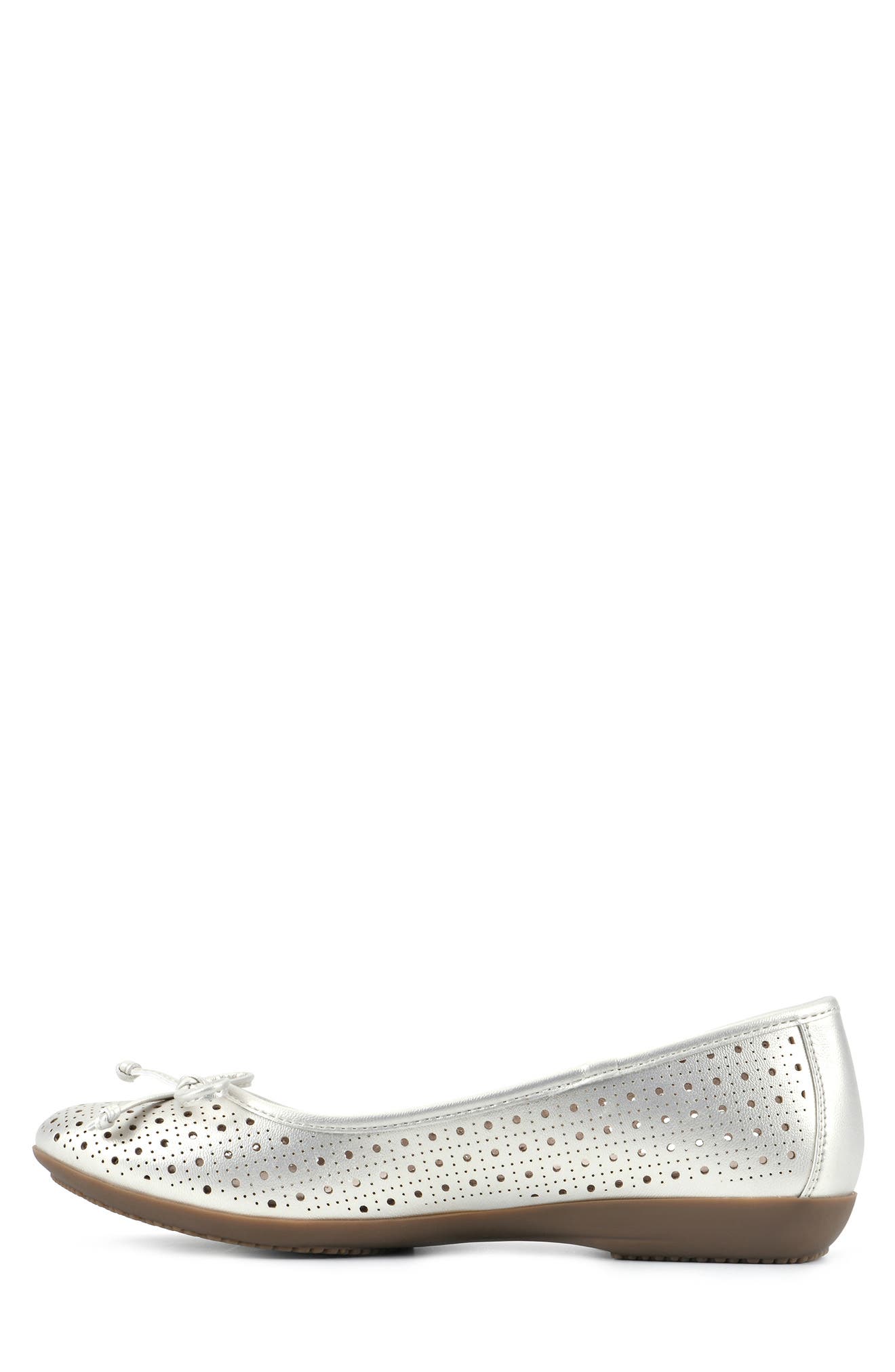 CLIFFS BY WHITE MOUNTAIN Cheryl Ballet Flat - Wide Width Available, Alternate, color, Platino Metallic Smooth